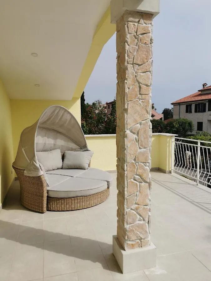 Five Bedroom House Near Sandy Beach Villa Major Medulin Ferienhaus