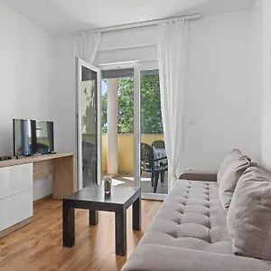 Neea Apartman